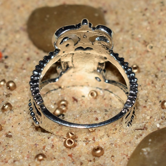 Filigree Crown Stacking Ring - Picture 3 of 3